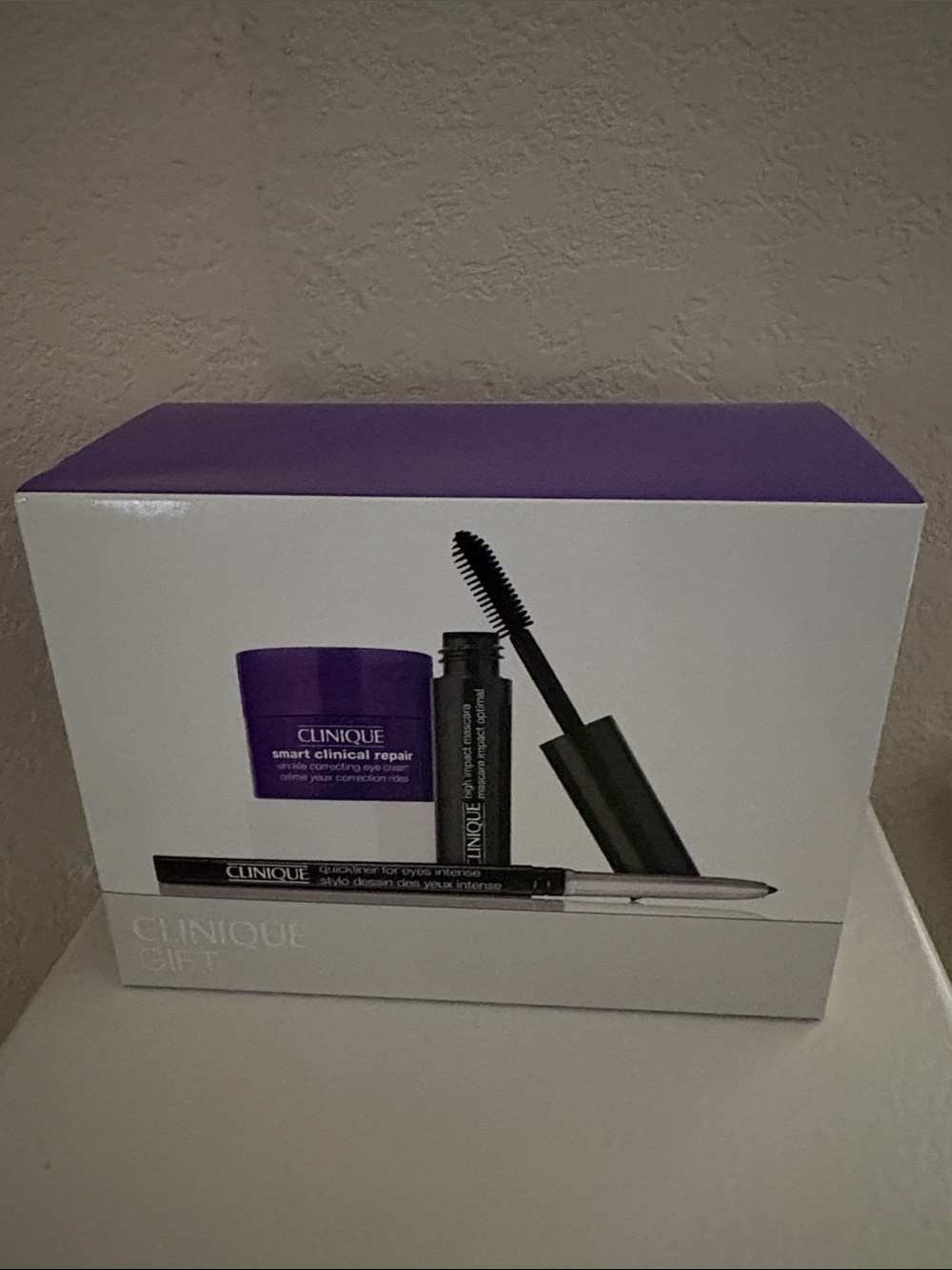 Clinique Women Makeup Set - Purple Smart Clinical Repair & Eye Makeup